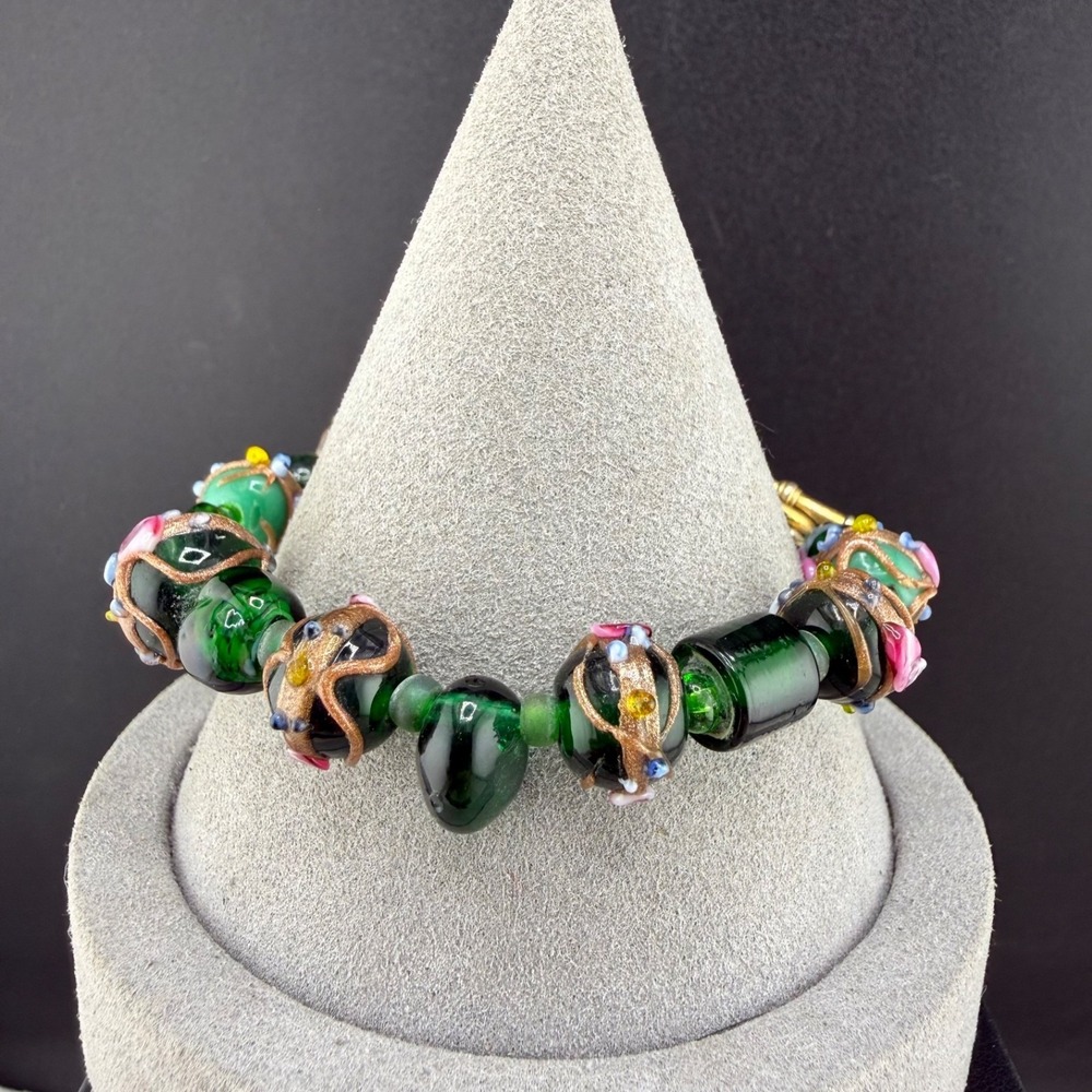 Vintage Wedding Cake Beaded Bracelet Glass Green 7"